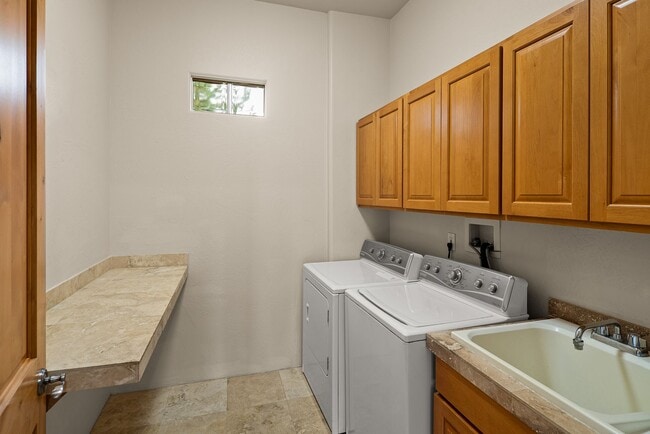 Building Photo - Unfurnished, 1-year long-term rental