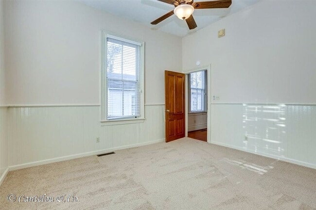 Building Photo - 514 4th St