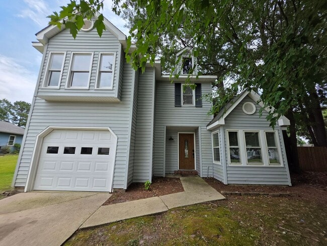 Building Photo - Charming 3-Bedroom Retreat Near Camp Lejeune's Main Gate