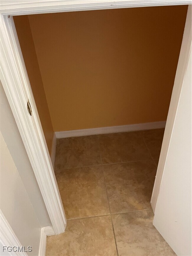 Building Photo - 2533 Deerfield Lake Ct