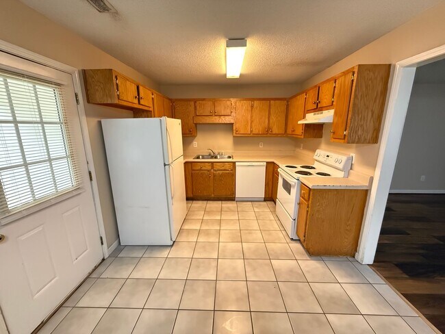 Building Photo - Yao 84 A&amp;B Dodd Blvd