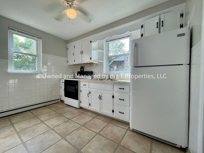 Building Photo - 203 Marsh Ln