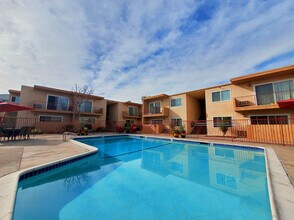 Building Photo - Shady Terrace Apartments!