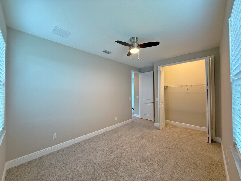 Building Photo - 2941 Casterton Dr