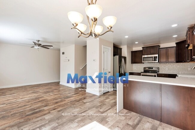 Building Photo - Draper Townhouse - 4 BD 3.5 BA 2 GA