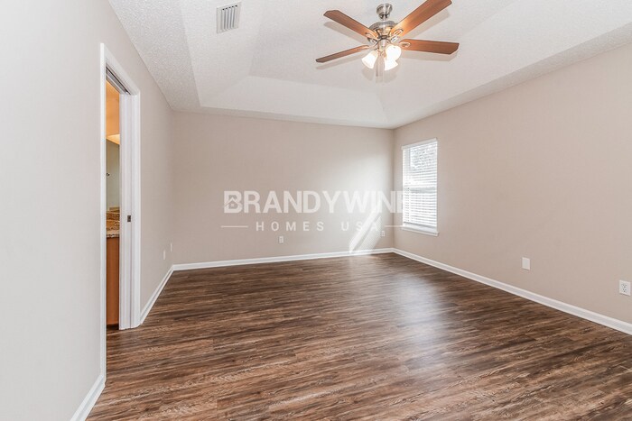 Building Photo - 11921 Dover Village Dr W