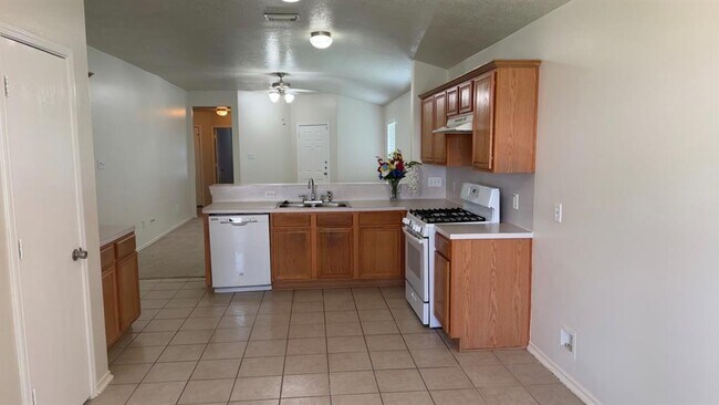 Building Photo - 20814 Sandy Bay Ln