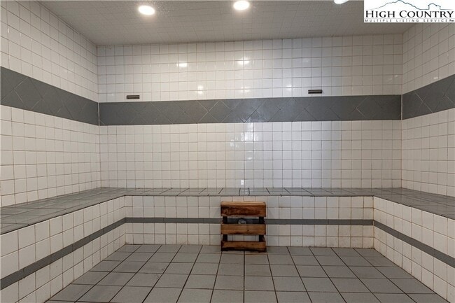 Building Photo - 303 Sugar Top Dr