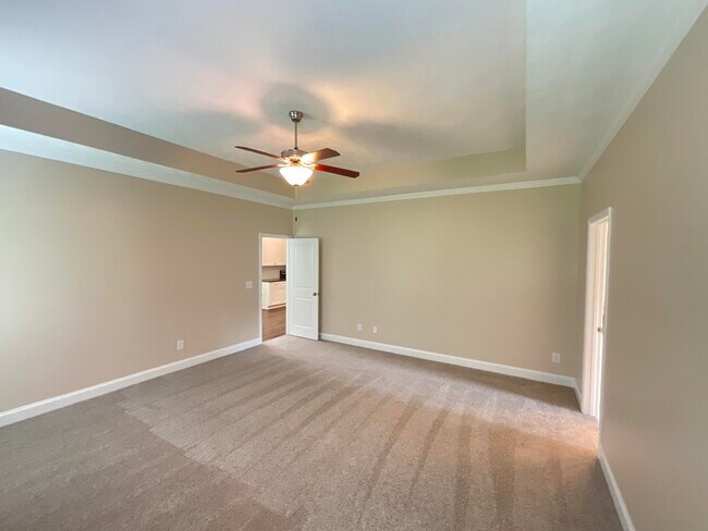 Building Photo - 5798 Whispering Pnes Wy