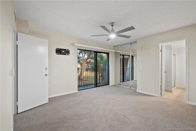 Building Photo - 3098 SW Sunset Trace Cir