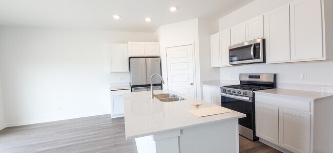 Building Photo - 4176 Viceroy St