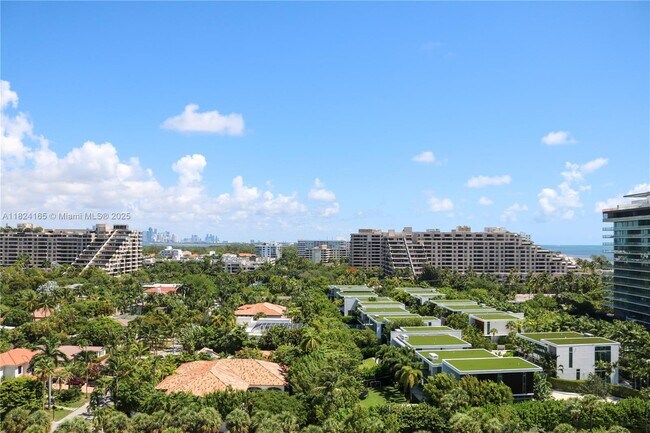 Building Photo - 445 Grand Bay Dr