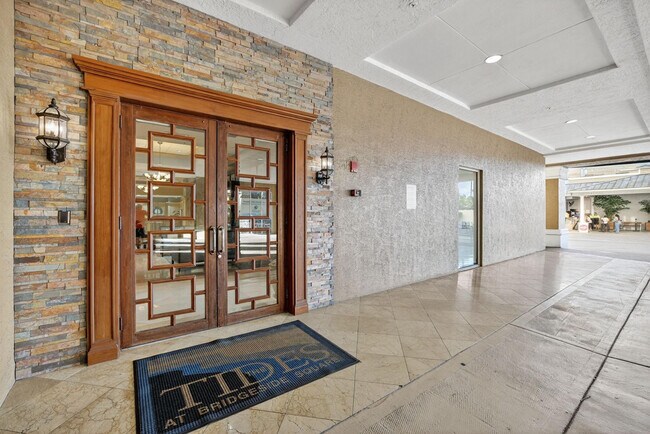 Building Photo - 3020 NE 32nd Ave