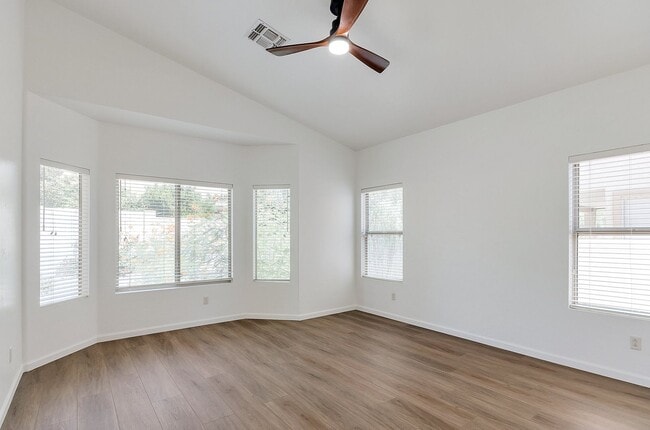 Building Photo - Beautiful, updated, Oro Valley home