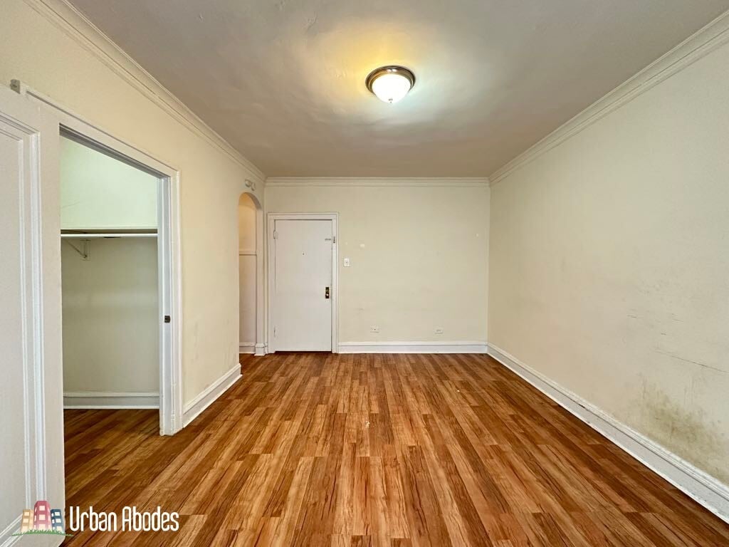 Building Photo - 2530 N Sawyer Ave