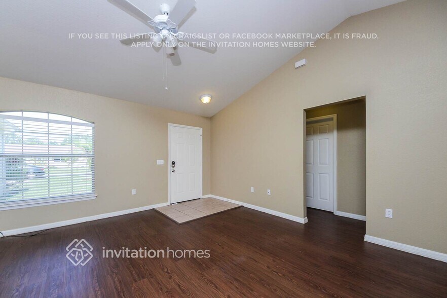 Building Photo - 599 Koala Dr