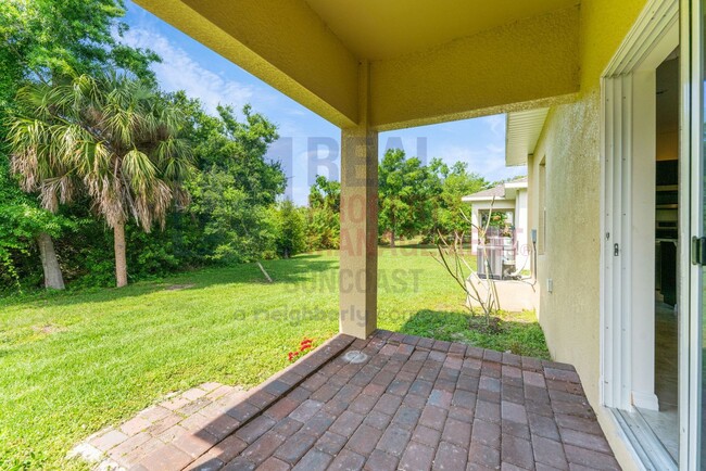 Building Photo - Amazing 3 bedroom 2 bath home in Rotonda W...