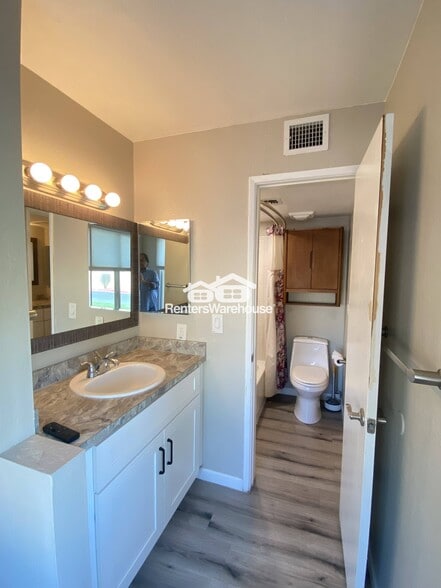 Building Photo - 4901 S Calle Los Cerros Dr