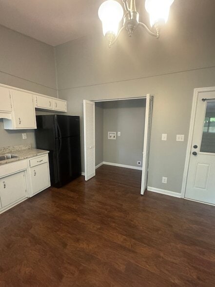 Building Photo - 625 Mercer Dr