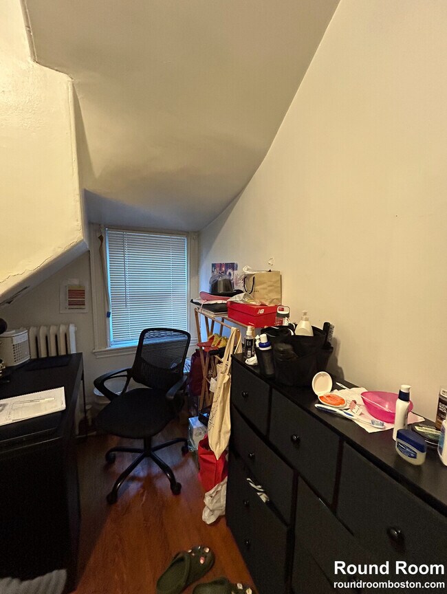 Building Photo - 17 Hillside St