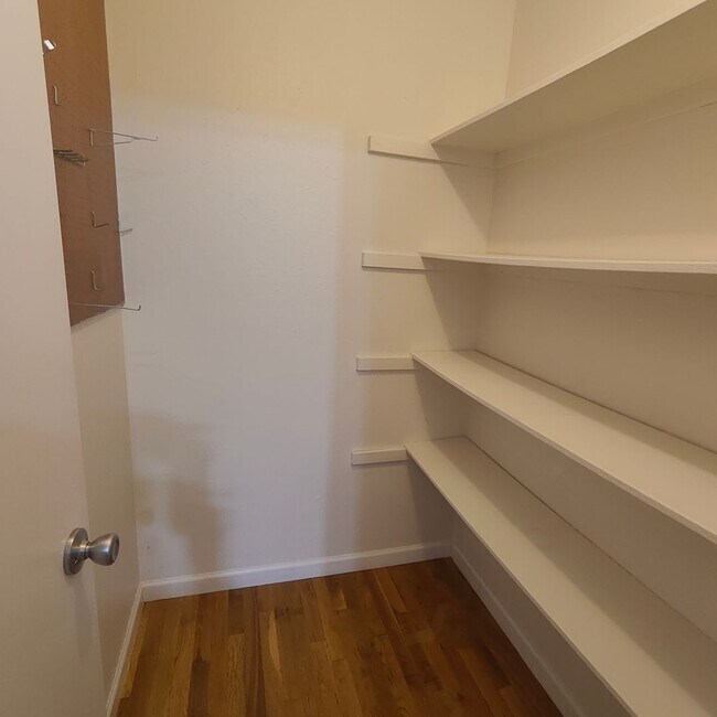 Building Photo - *ALL UTITLITIES INCLUDED* Spacious 1 Bedroom Condo for Rent in Niwot