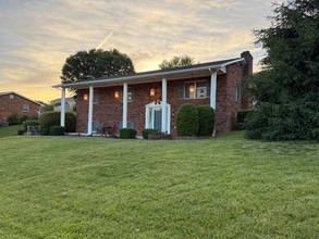 Building Photo - 125 Amhurst Ln