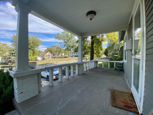 Building Photo - Cute One Bedroom House in Roeland Park!