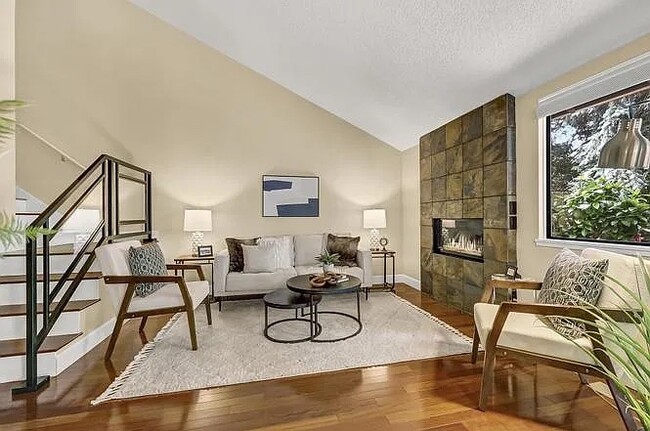 Building Photo - 7987 SW Skyhar Dr