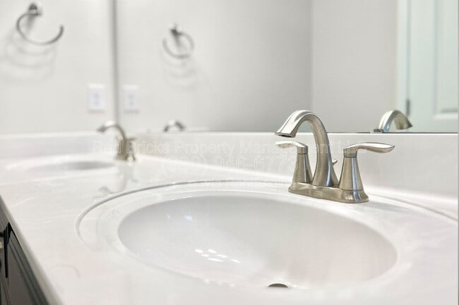 Building Photo - 1227 Southern Sugar Dr