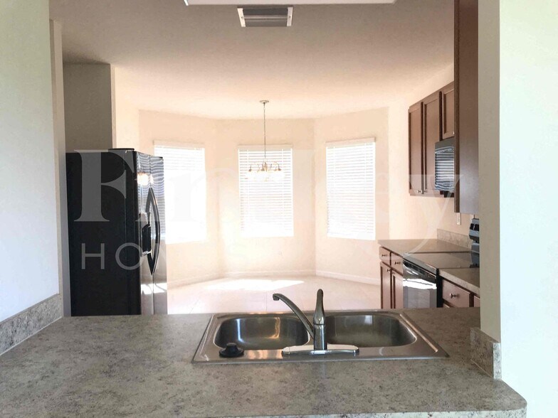 Building Photo - 625 SW 25th Terrace