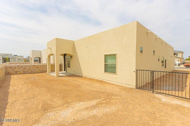 Building Photo - 803 Danby St