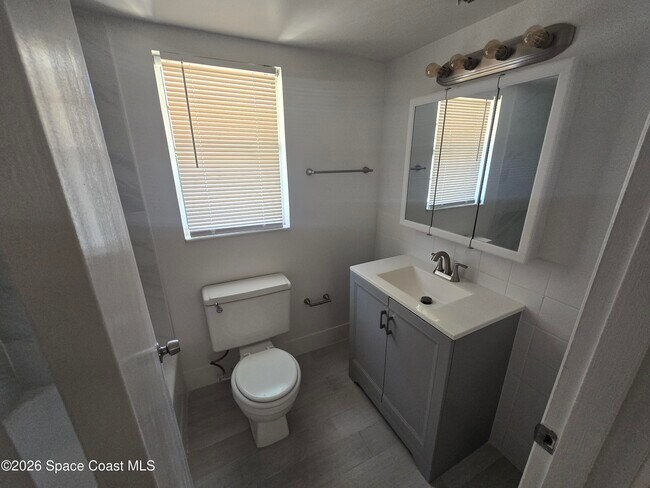 Building Photo - 400 Johnson Ave