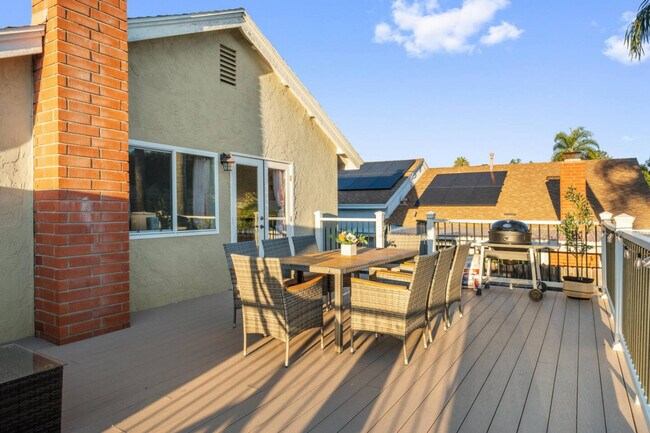 Building Photo - 13075 Old West Ave