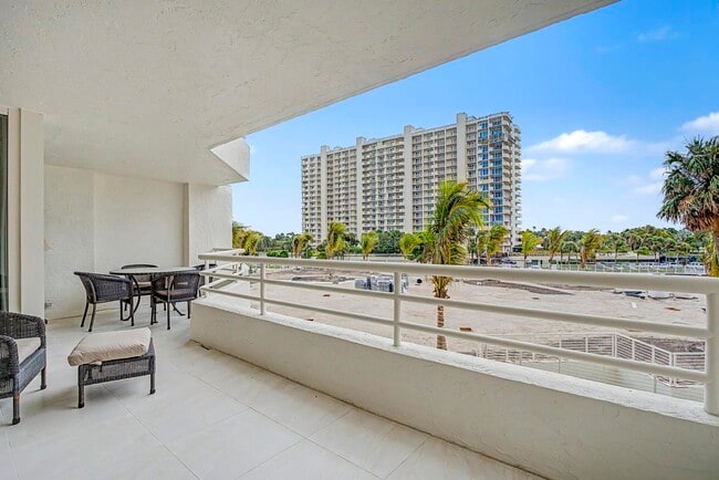 Building Photo - 4201 N Ocean Blvd