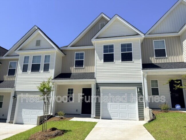 Building Photo - 121 Bartlett Dr