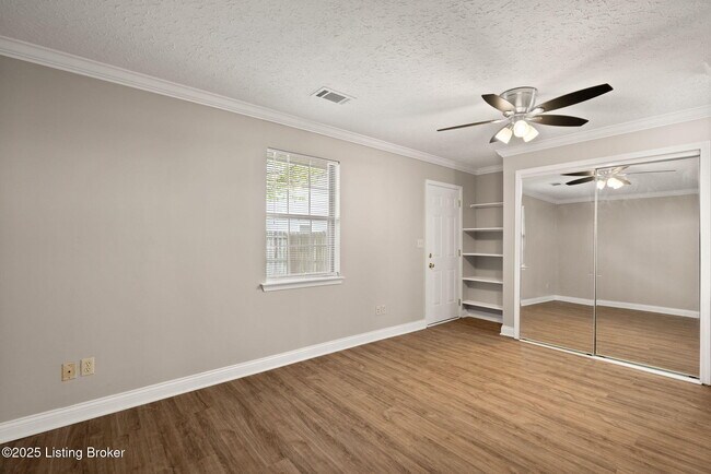 Building Photo - 703 Victoria Ct