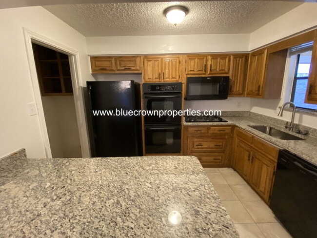 Building Photo - 139 Wildwood Dr