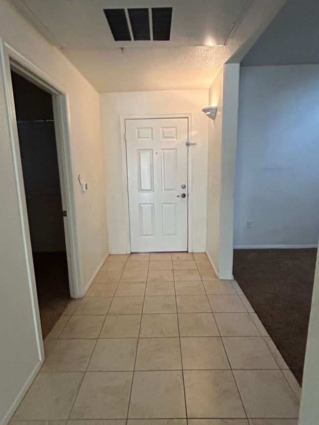 Building Photo - Gated 2 Bedroom, 2 Bathroom Condo with tons of space