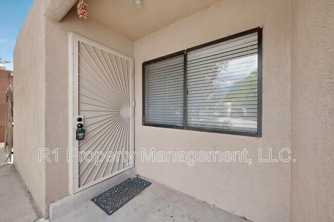 Building Photo - 222 Shannon Pl NW