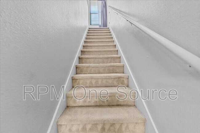 Building Photo - 5401 Pandale Valley Dr