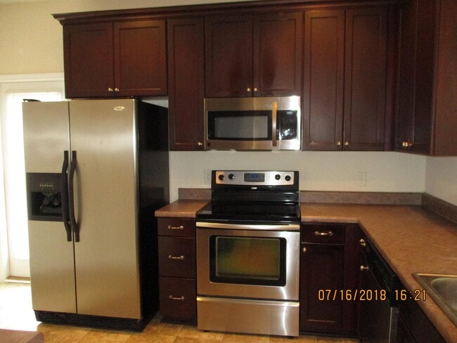 Building Photo - 159 Chapel Lake S