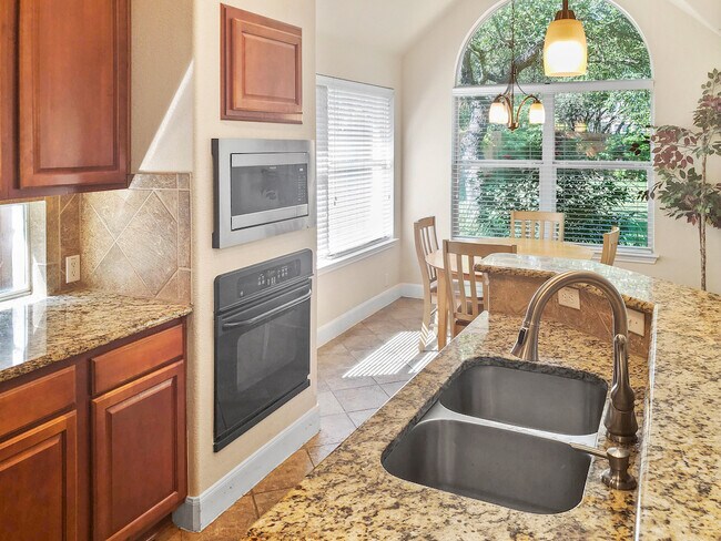 Building Photo - 8109 Endeavor Cir