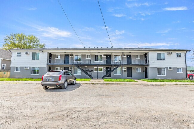 Building Photo - 22 2nd St