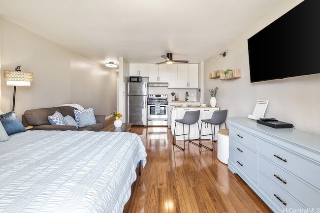 Building Photo - 2345 Ala Wai Blvd