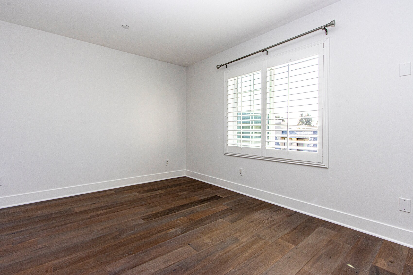 Building Photo - 2400 Torrey Pines Rd