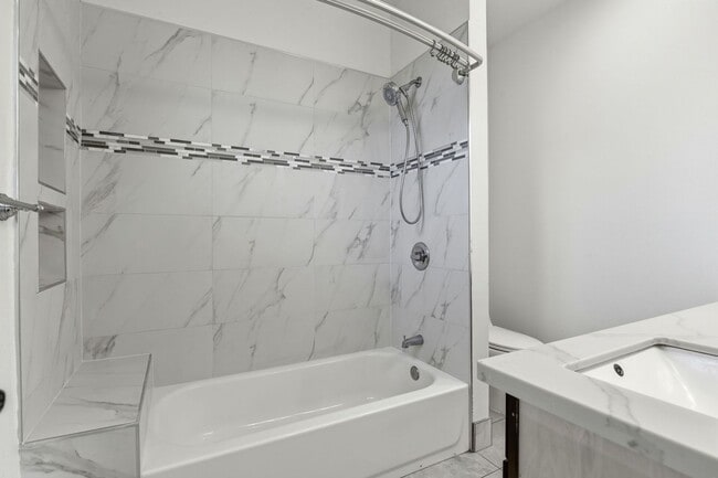 Building Photo - Sunning 3BD/3BA w/Bonus Room and Private Yard