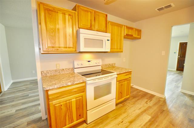 Building Photo - 1204 Bois D Arc St