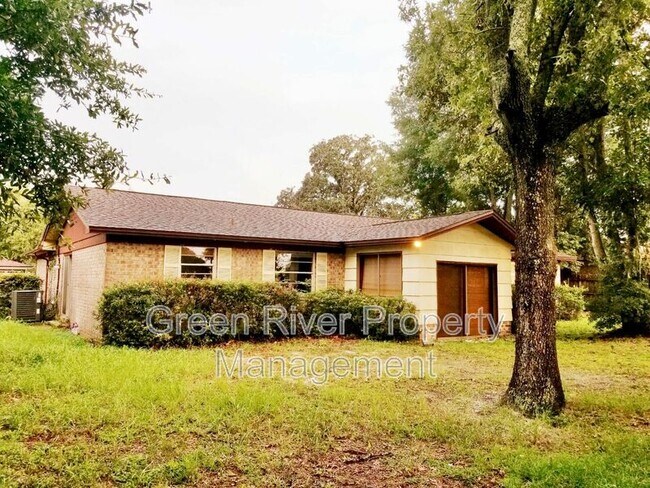 Building Photo - 2758 Oakdale Dr W