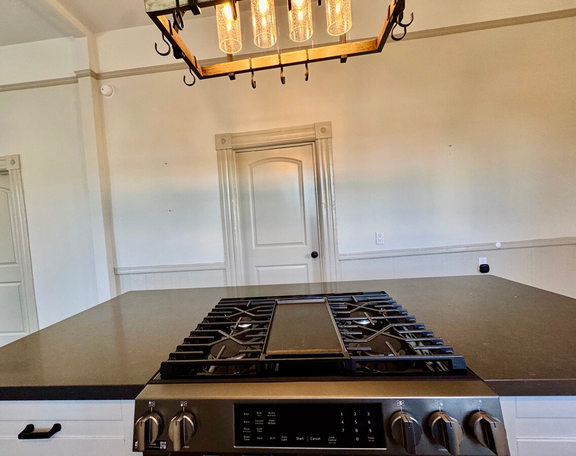 Building Photo - 1054 24th St