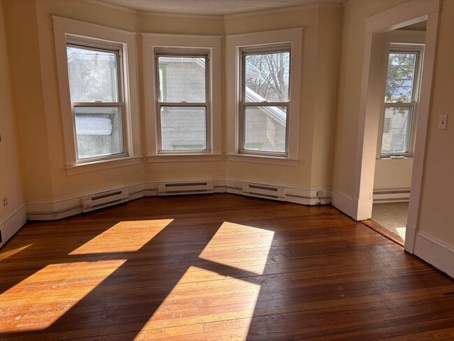 Building Photo - 68 Laurel St